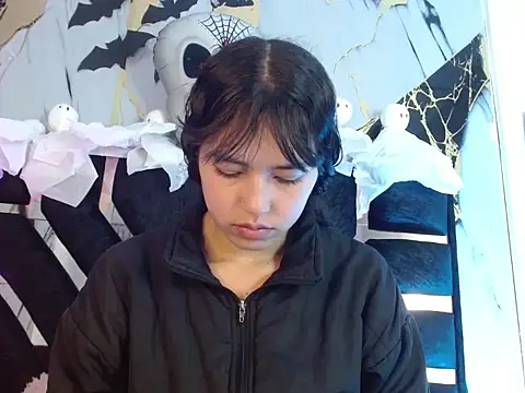 malejahotcs01 online show from 10/29/25, 11:34