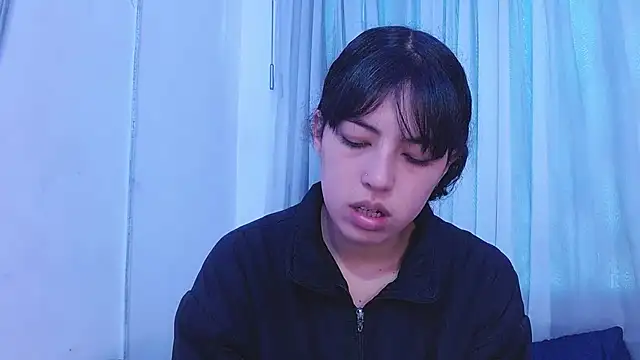 malejahotcs01 online show from 11/27/25, 12:29