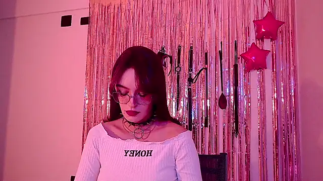 Snapshot of nina_kink chatting on 06/29/26, 07:03 nina kink online show from 06/29/26, 07:03