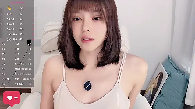 Snapshot of yara_hot1 chatting on 12/18/25, 01:33 yara hot1 online show from 12/18/25, 01:33