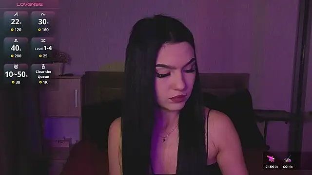 Snapshot of kara_liffe chatting on 10/14/25, 01:17 kara liffe online show from 10/14/25, 01:17