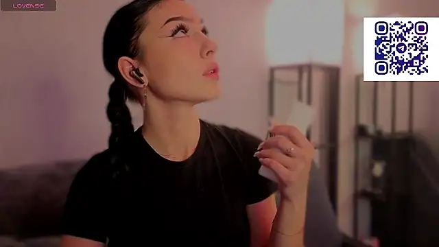 kara liffe online show from 04/27/26, 04:21