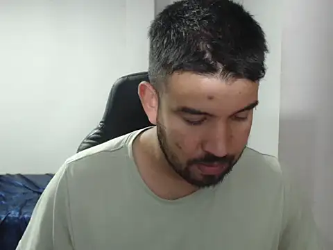 Snapshot of Axel11113 chatting on 09/23/25, 02:36 Axel11113 online show from 09/23/25, 02:36