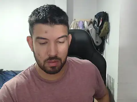 Snapshot of Axel11113 chatting on 09/24/25, 04:16 Axel11113 online show from 09/24/25, 04:16