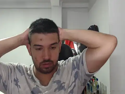 Snapshot of Axel11113 chatting on 11/05/25, 03:17 Axel11113 online show from 11/05/25, 03:17