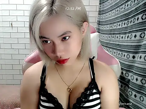 Rainea149 online show from 10/06/25, 04:32