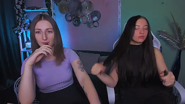 eva smiith  online show from 12/19/25, 06:42