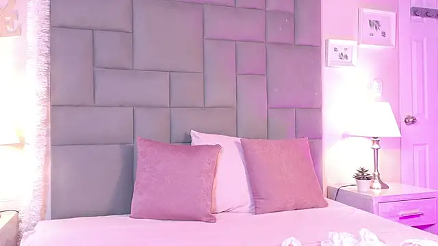 Snapshot of Noah_Bells chatting on 02/22/26, 01:53 Noah Bells online show from 02/22/26, 01:53