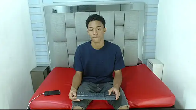 Rocco Grey online show from 09/08/25, 07:13