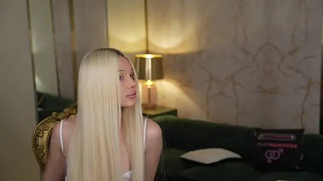 Esmie Smile online show from 11/07/25, 04:07