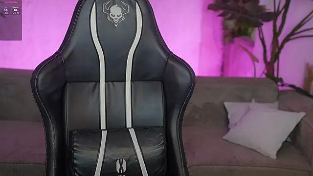 Esmie Smile online show from 04/28/26, 01:48