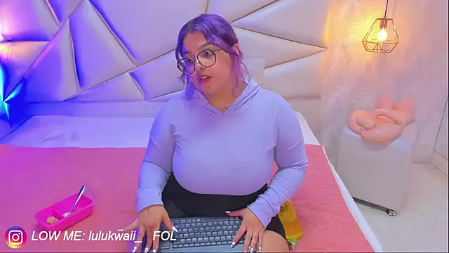 lulukawai16 online show from 09/30/25, 07:19