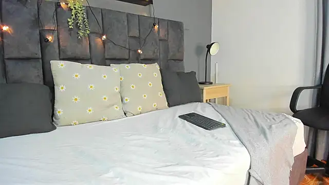 RiriiBrunette   online show from 11/15/25, 07:43