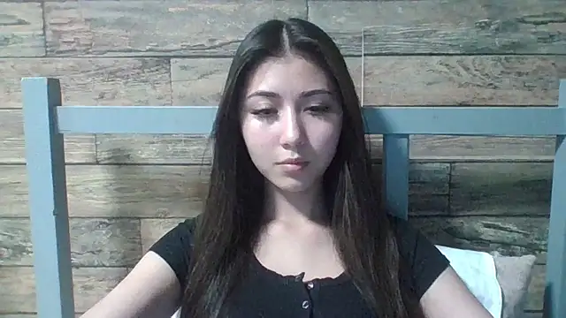 Virginia Hicks online show from 10/05/25, 05:33