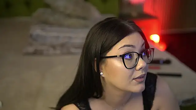 Snapshot of OliviaNoir chatting on 09/24/25, 03:48 OliviaNoir online show from 09/24/25, 03:48