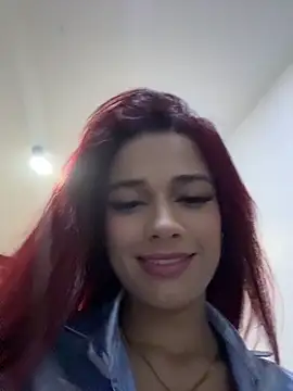 Snapshot of amber_sparkle chatting on 05/25/26, 01:06 amber sparkle online show from 05/25/26, 01:06