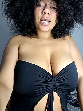 Snapshot of Yerystar chatting on 09/21/25, 07:32 Yerystar online show from 09/21/25, 07:32