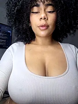 Snapshot of Yerystar chatting on 10/27/25, 09:08 Yerystar online show from 10/27/25, 09:08