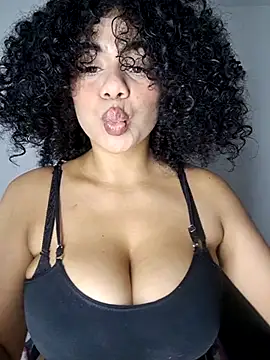 Snapshot of Yerystar chatting on 01/18/26, 10:24 Yerystar online show from 01/18/26, 10:24