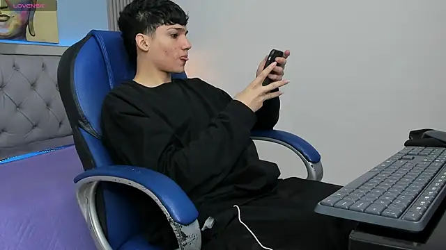 SamBlack  online show from 04/25/26, 01:36