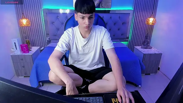 Snapshot of SamBlack_ chatting on 07/21/26, 01:13 SamBlack online show from 07/21/26, 01:13