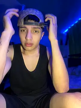 Snapshot of pabonsito chatting on 09/15/25, 02:33 pabonsito online show from 09/15/25, 02:33