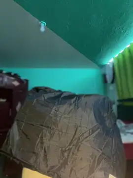 Snapshot of pabonsito chatting on 09/17/25, 03:08 pabonsito online show from 09/17/25, 03:08