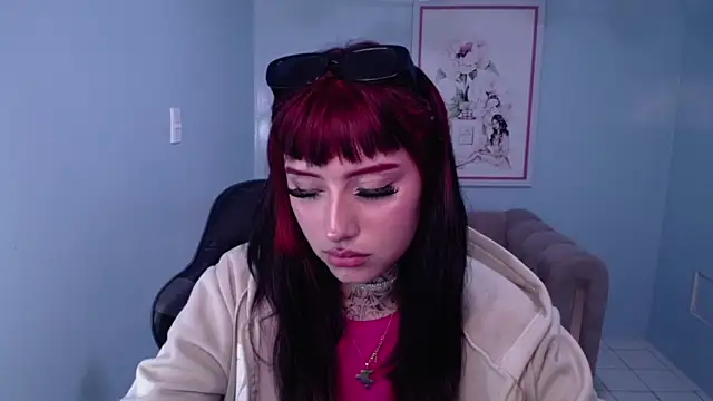 Snapshot of koraa_t chatting on 09/16/25, 12:11 koraa t online show from 09/16/25, 12:11