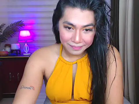 Snapshot of iredessa chatting on 10/27/25, 05:44 iredessa online show from 10/27/25, 05:44