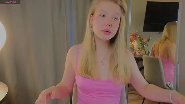 Snapshot of emilyshepar_d chatting on 09/11/25, 02:11 emilyshepar d online show from 09/11/25, 02:11