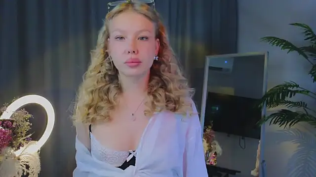 Snapshot of emilyshepar_d chatting on 09/29/25, 02:49 emilyshepar d online show from 09/29/25, 02:49