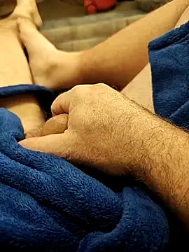 Snapshot of hubbyfun19 chatting on 12/14/25, 06:52 hubbyfun19 online show from 12/14/25, 06:52