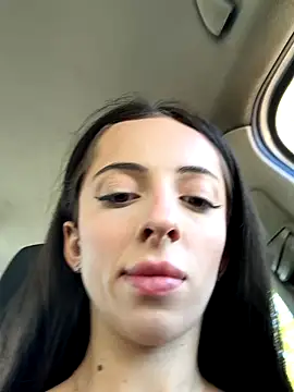 Snapshot of Yesmoree chatting on 09/11/25, 06:24 Yesmoree online show from 09/11/25, 06:24