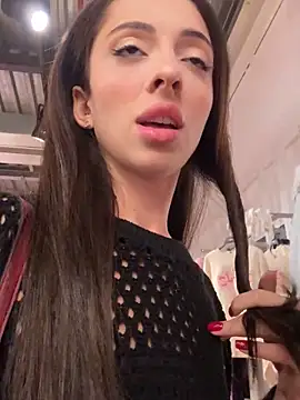 Snapshot of Yesmoree chatting on 09/16/25, 01:34 Yesmoree online show from 09/16/25, 01:34