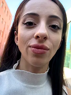 Snapshot of Yesmoree chatting on 09/23/25, 12:41 Yesmoree online show from 09/23/25, 12:41