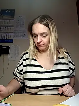 Ami Foxy online show from 12/16/25, 11:48