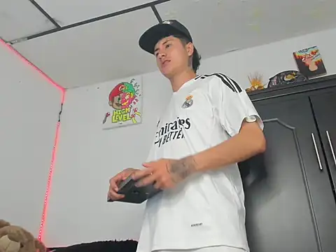 Mateo Escobar online show from 11/01/25, 02:35