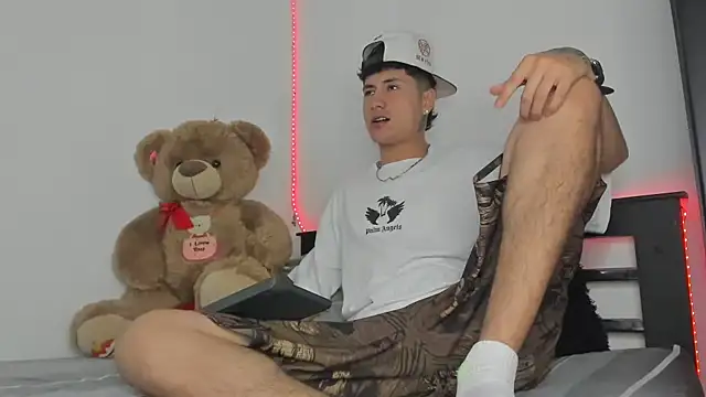 Mateo Escobar online show from 11/05/25, 08:42