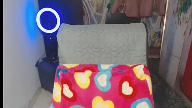 Milf Valeria online show from 11/19/25, 04:07