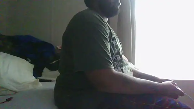 Snapshot of Bear2698 chatting on 09/14/25, 11:59 Bear2698 online show from 09/14/25, 11:59