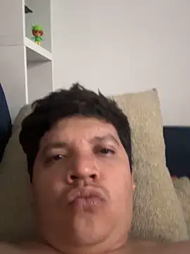 michael877675 online show from 02/15/26, 06:43