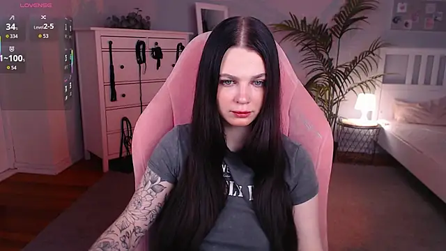 Snapshot of Michela_Fruet chatting on 10/22/25, 01:17 Michela Fruet online show from 10/22/25, 01:17