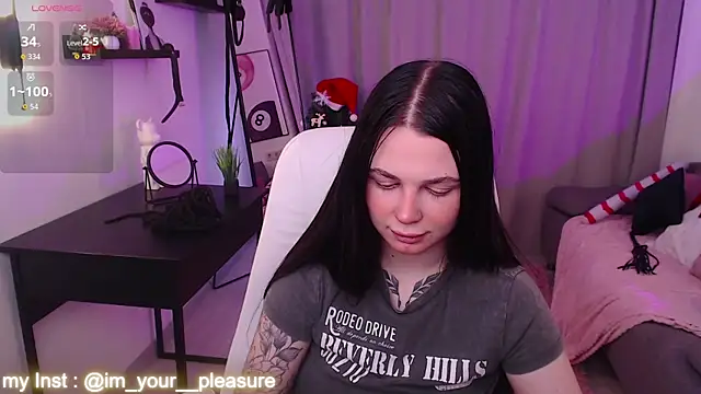 Michela Fruet online show from 12/21/25, 01:24