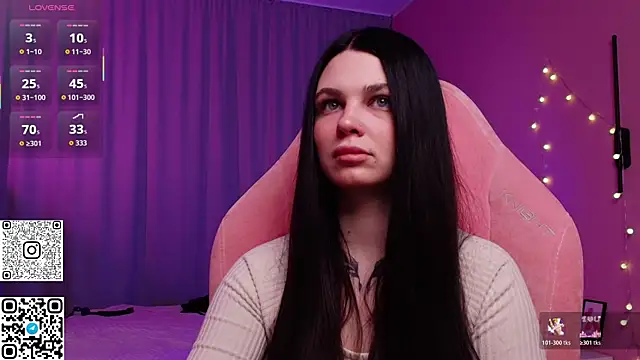 Michela Fruet online show from 03/25/26, 01:11