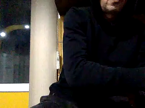 Snapshot of adiluci1 chatting on 12/21/25, 03:24 adiluci1 online show from 12/21/25, 03:24