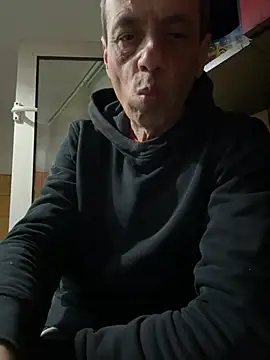 Snapshot of adiluci1 chatting on 03/23/26, 06:23 adiluci1 online show from 03/23/26, 06:23