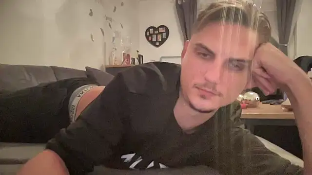 Sweetbooy90 online show from 10/10/25, 09:14