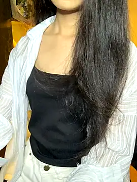 Snapshot of Nhinhi18 chatting on 09/24/25, 03:37 Nhinhi18 online show from 09/24/25, 03:37