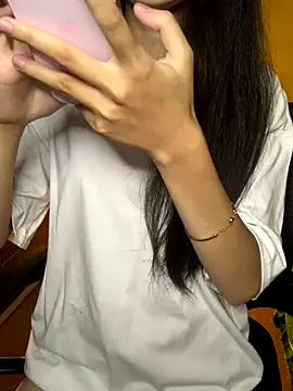 Snapshot of Nhinhi18 chatting on 10/03/25, 02:58 Nhinhi18 online show from 10/03/25, 02:58