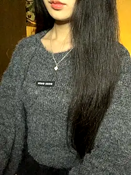 Nhinhi18 online show from 11/19/25, 03:45